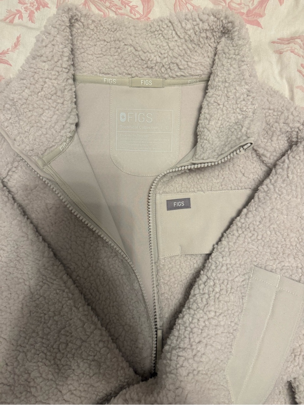 FIGS Womans Cream Sherpa Zip Jacket - Picture 4 of 4